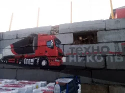 Сотрудники ТЕХНОНИКОЛЬ-Выборг совместно с петербургским художником Артемом Матвеевым создали в городе объект стрит-арта площадью 1300 м² Сотрудники ТЕХНОНИКОЛЬ-Выборг совместно с петербургским художником Артемом Матвеевым создали в городе объект стрит-арта площадью 1300 м²