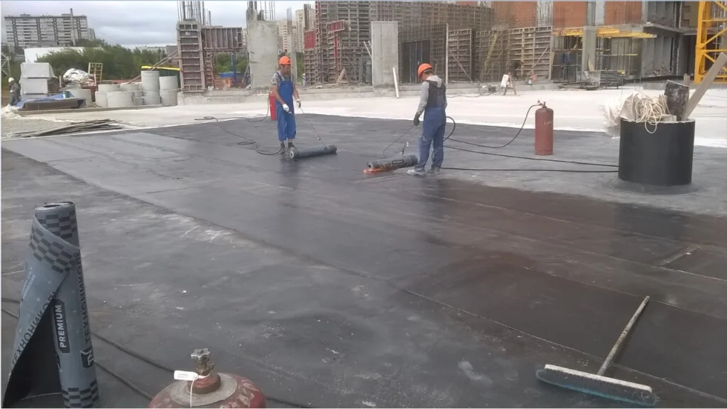 Гидроизоляция фундамента с применением битумно-полимерных рулонных материалов - часть 1