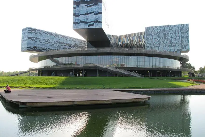 Фундамент под прикрытием