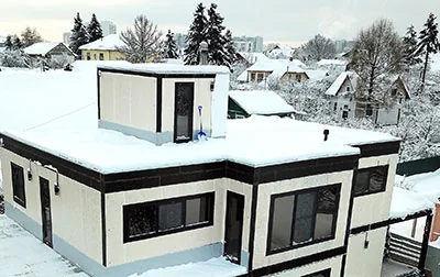 Как правильно проводить очистку кровель зданий, на что обратить внимание, вызывая специалистов