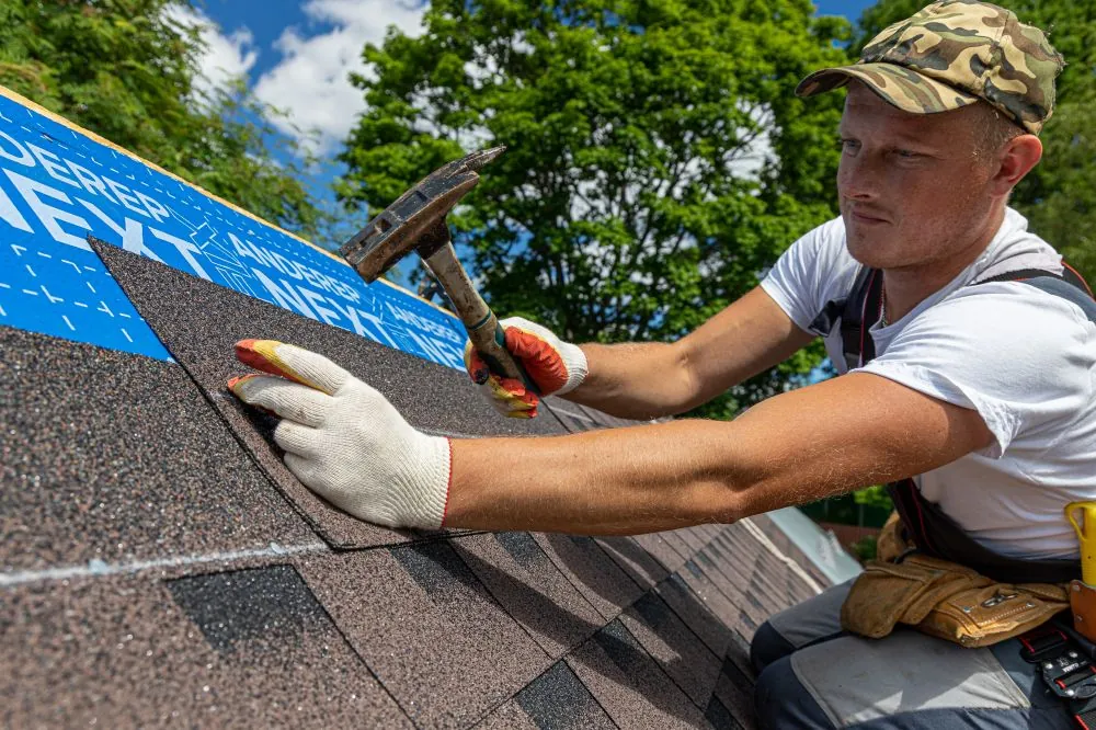 Экономичный и надежный способ консервации скатной крыши до весны