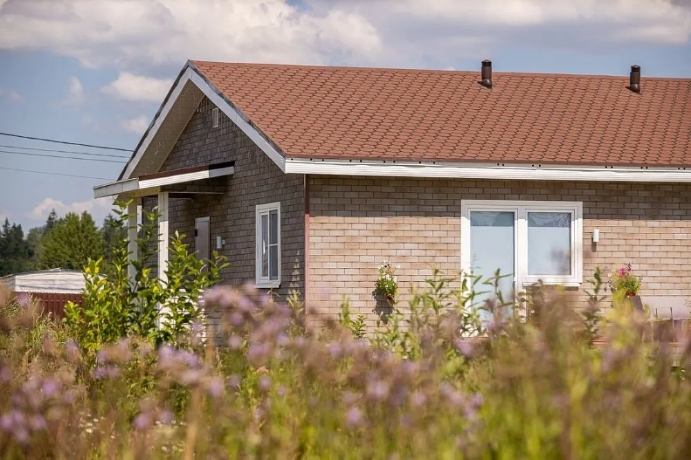 Новый клеевой замок фасадной плитки HAUBERK