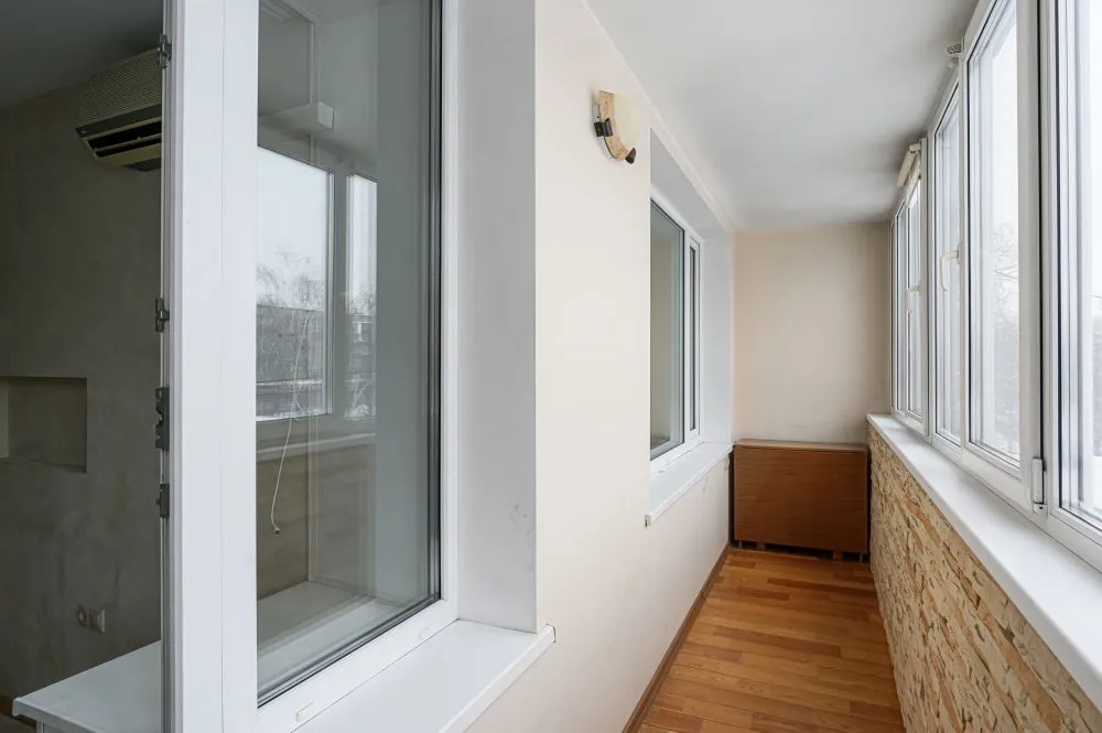 Обзор систем для утепления балконов и лоджий