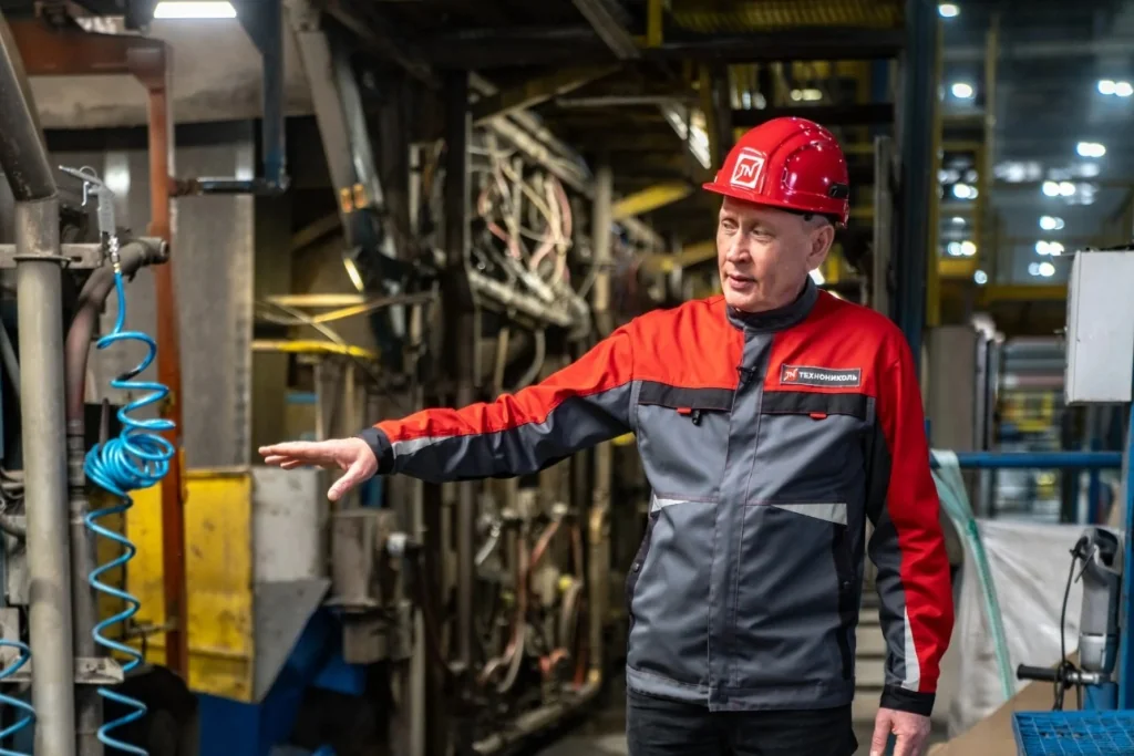 Евгений Володькин директор Шинглас.jpg Евгений Володькин директор Шинглас Рязань2.jpg