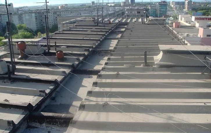 Капитальный ремонт лотковых кровель многоквартирных домов с применением ПВХ-мембран