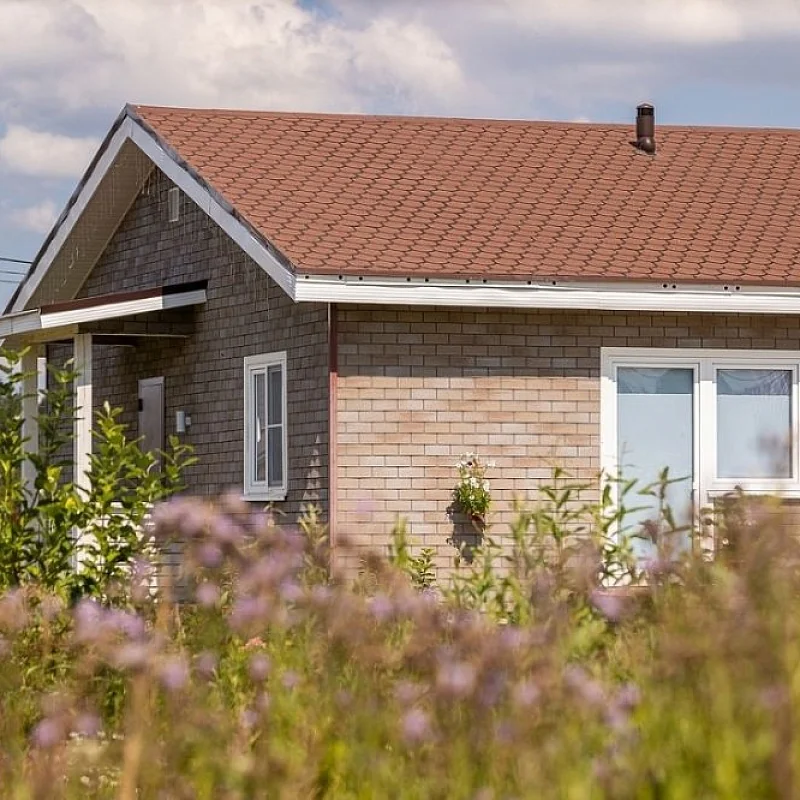 Новый клеевой замок фасадной плитки HAUBERK