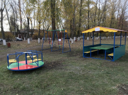 Компания ТЕХНОНИКОЛЬ подарила больнице новую детскую площадку Компания ТЕХНОНИКОЛЬ подарила больнице новую детскую площадку
