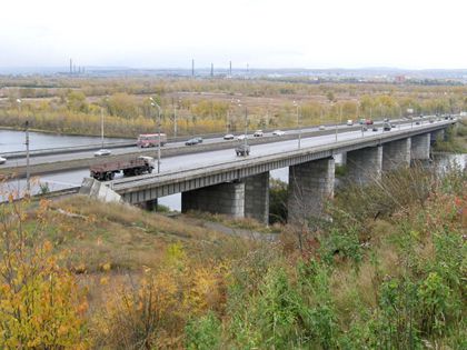 Октябрьский мост