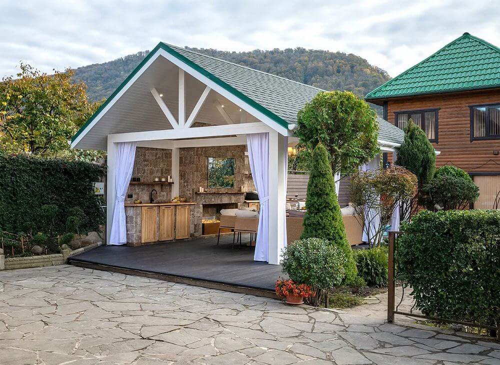 Модная беседка в Сочи для Михаила Галустяна