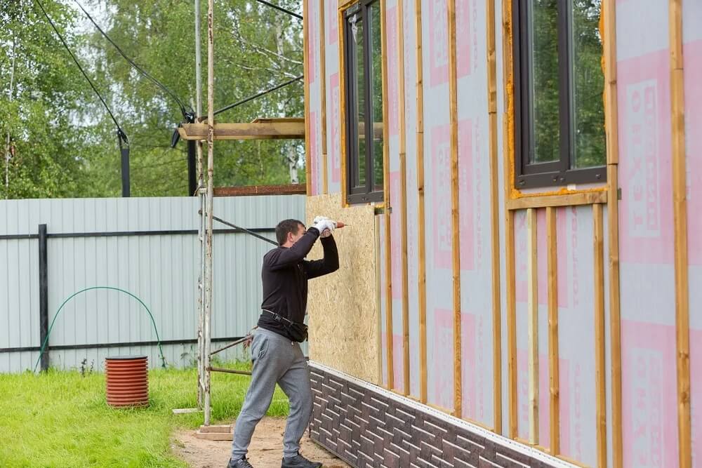 Монтаж фасадной плитки ТЕХНОНИКОЛЬ HAUBERK на домах из СИП-панелей ...