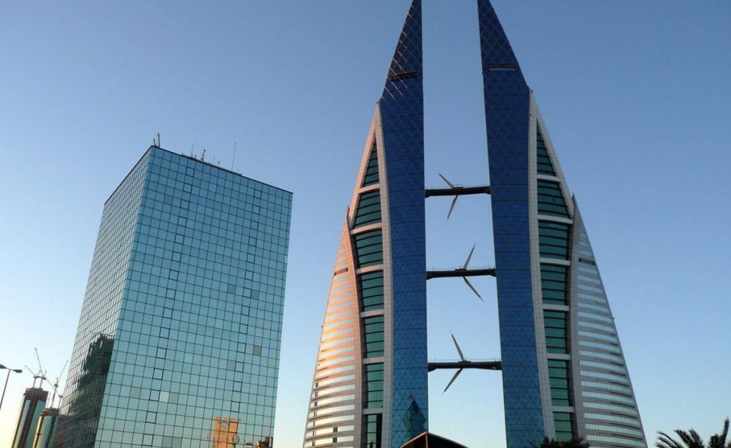 Бахрейнский всемирный торговый центр с турбинами