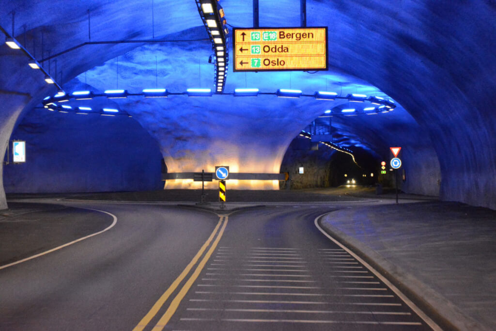 Самые грандиозные тоннели в мире, которыми стоит вдохновиться проектировщику